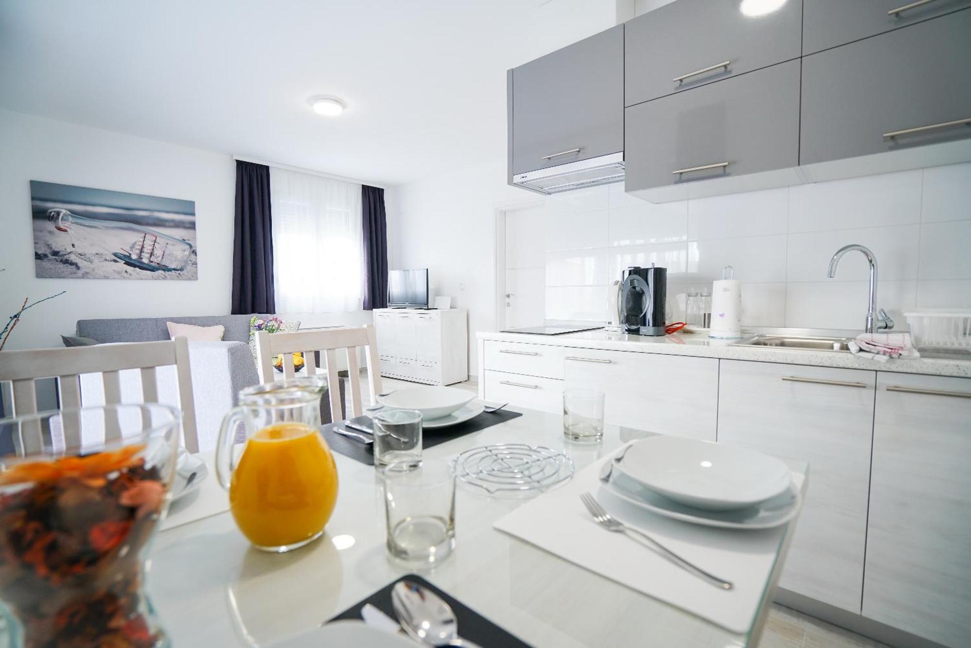 Apartmani Zupan Sukošan エクステリア 写真