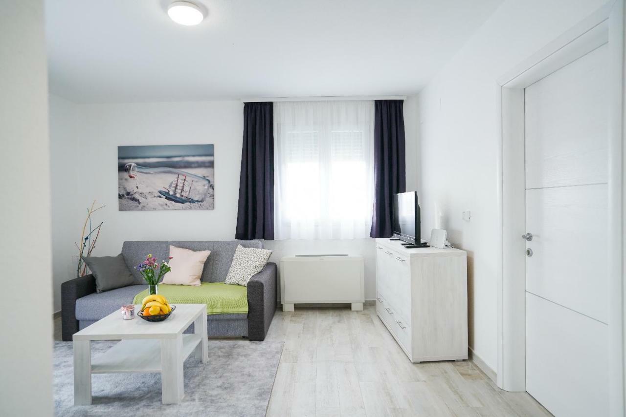 Apartmani Zupan Sukošan エクステリア 写真