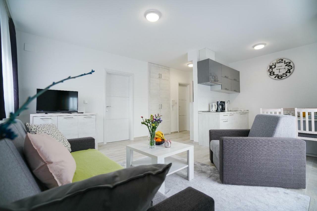 Apartmani Zupan Sukošan エクステリア 写真